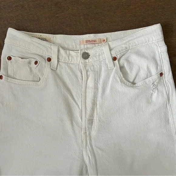Levi’s Ribcage Straight Jean - Picture 6 of 13